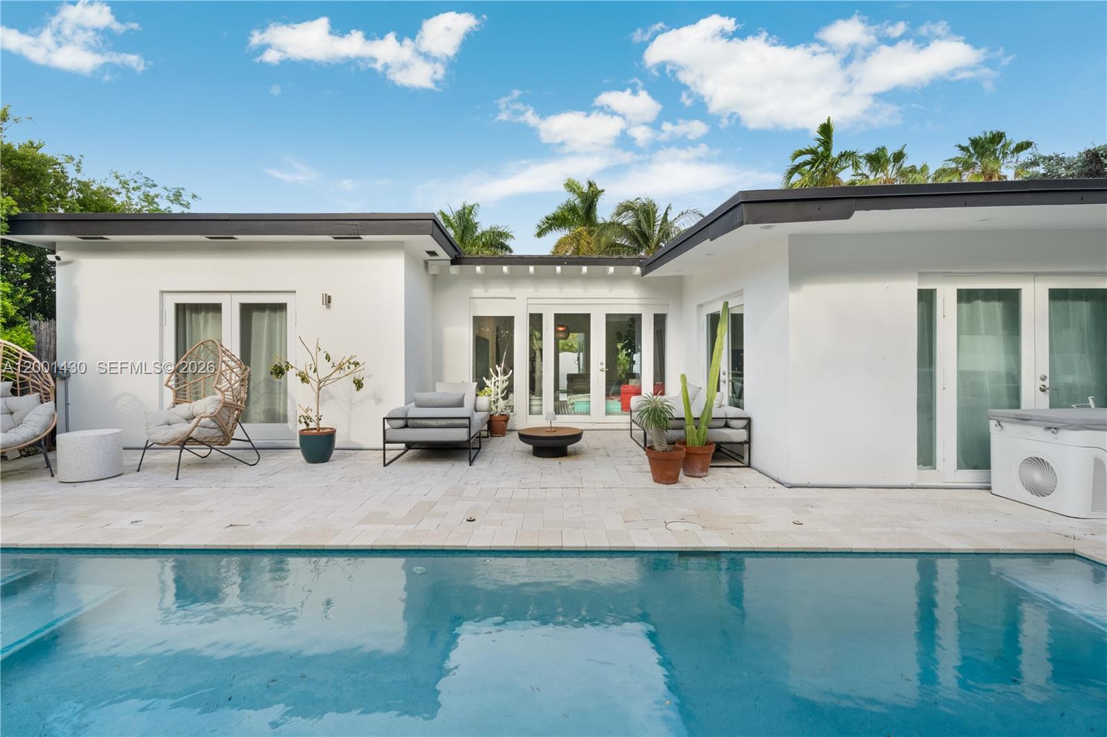 TREASURE PLAZA - Residential