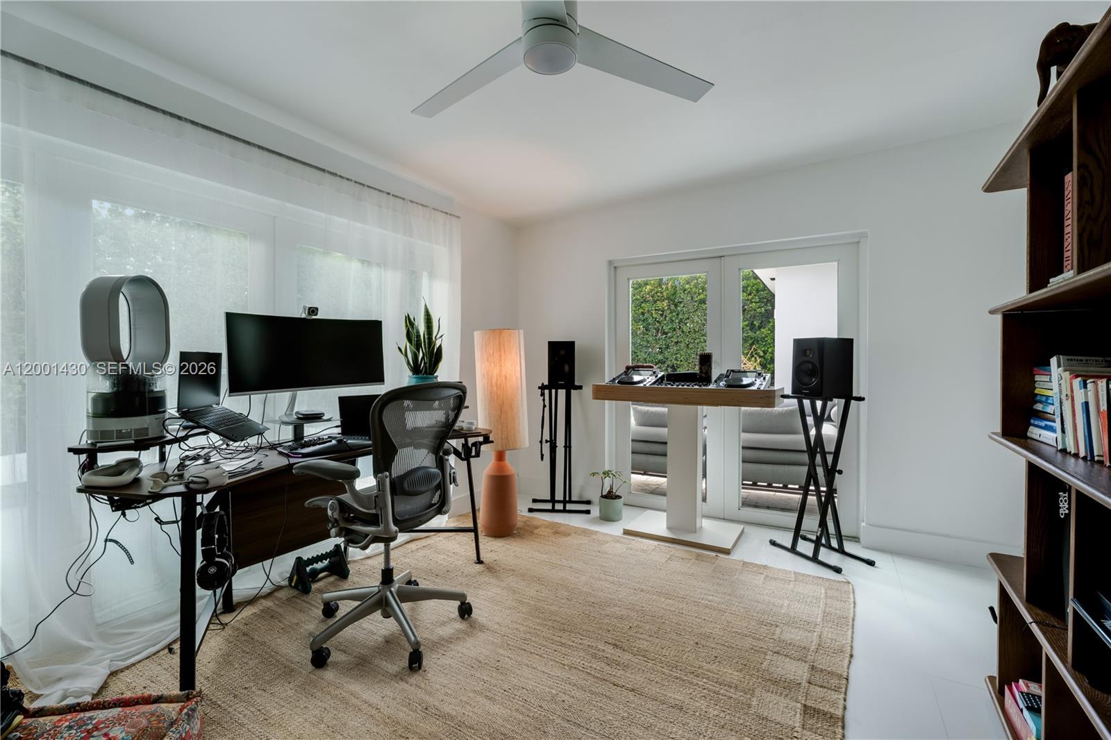 TREASURE PLAZA - Residential