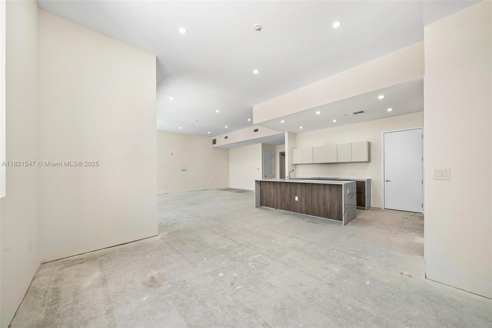 GIRALDA PLACE CONDO - Residential