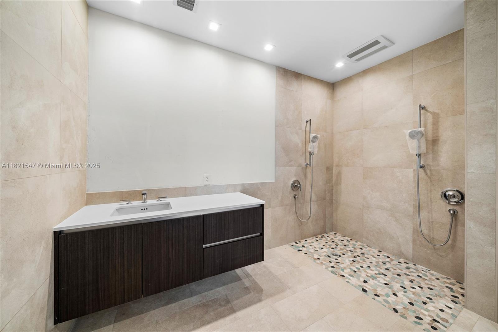 GIRALDA PLACE CONDO - Residential