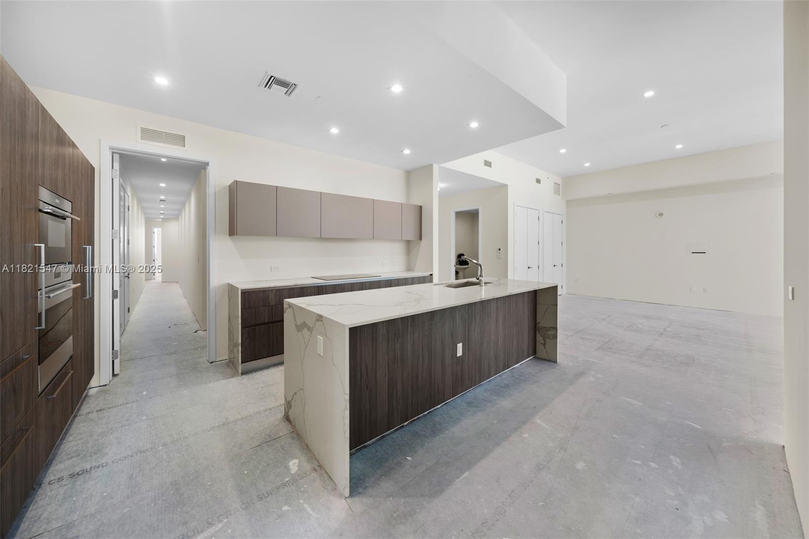 GIRALDA PLACE CONDO - Residential