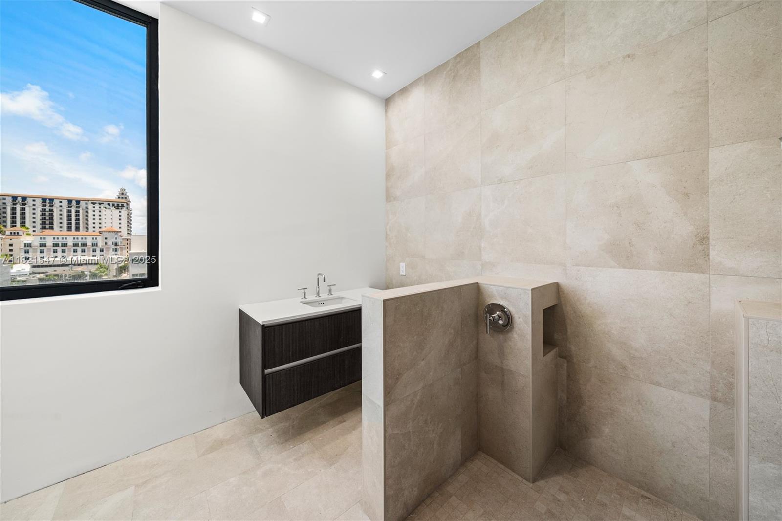 GIRALDA PLACE CONDO - Residential