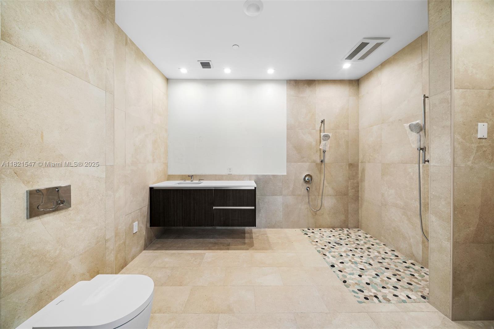 GIRALDA PLACE CONDO - Residential