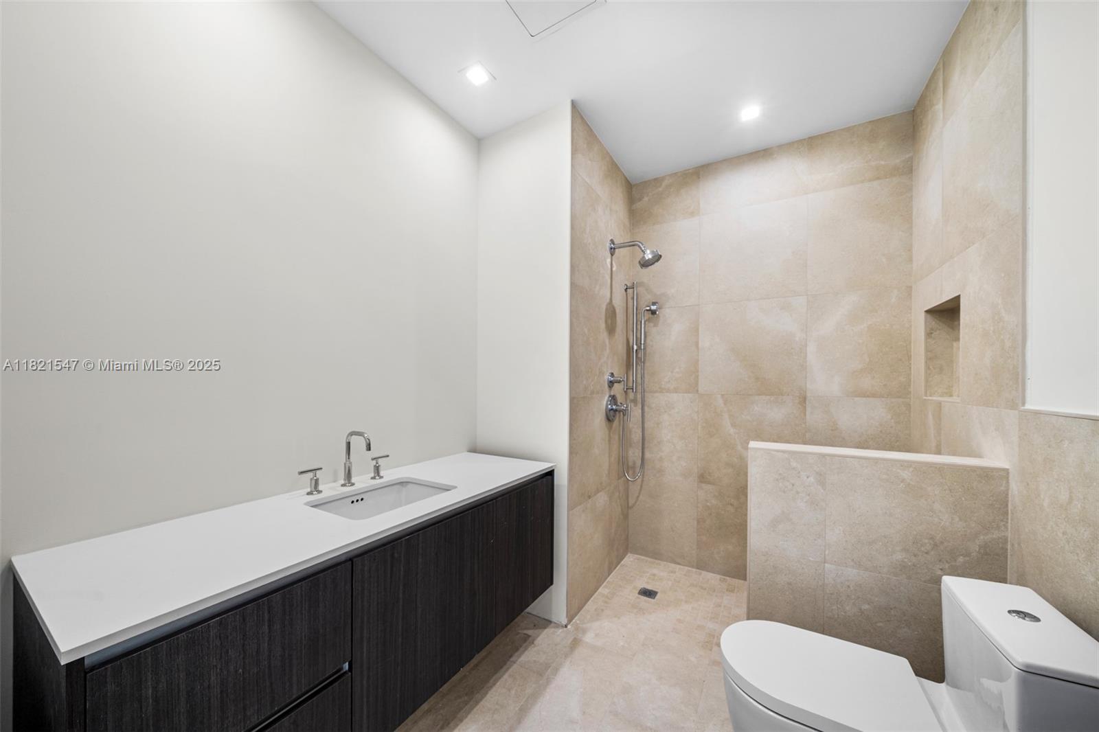 GIRALDA PLACE CONDO - Residential