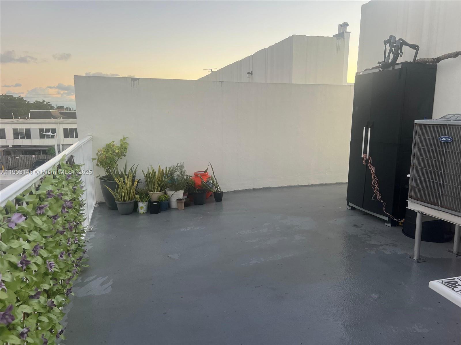 PARADISE GARDENS - Residential