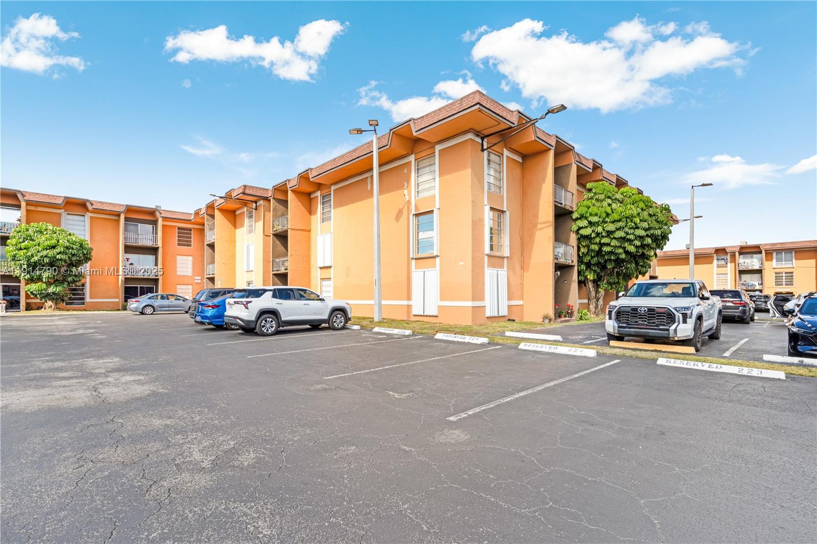 SUNSET PALMS EAST CONDO - Residential