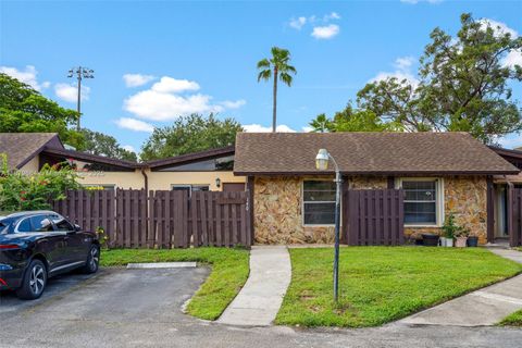 Photo of 140 Fox Rd #3-46, Hollywood, FL 33024 (MLS # A11879664)