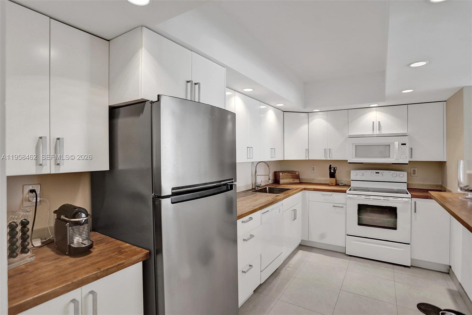 OCEANVIEW BUILDING A COND - Residential