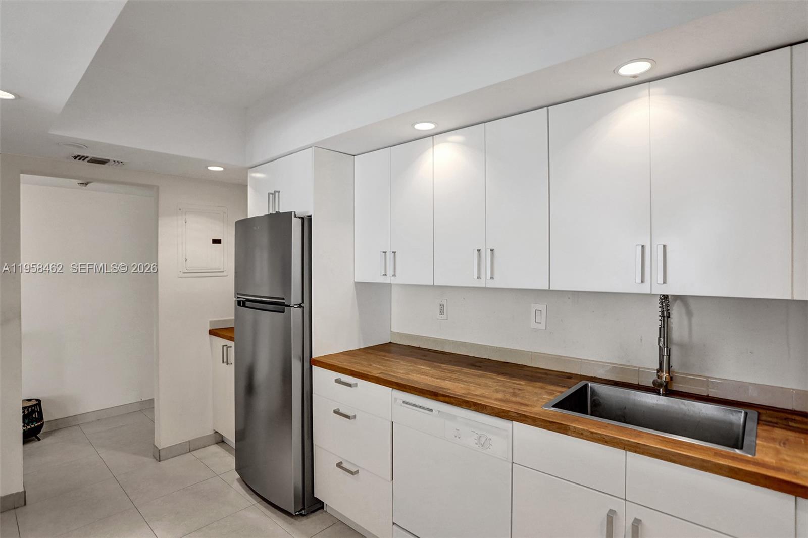 OCEANVIEW BUILDING A COND - Residential