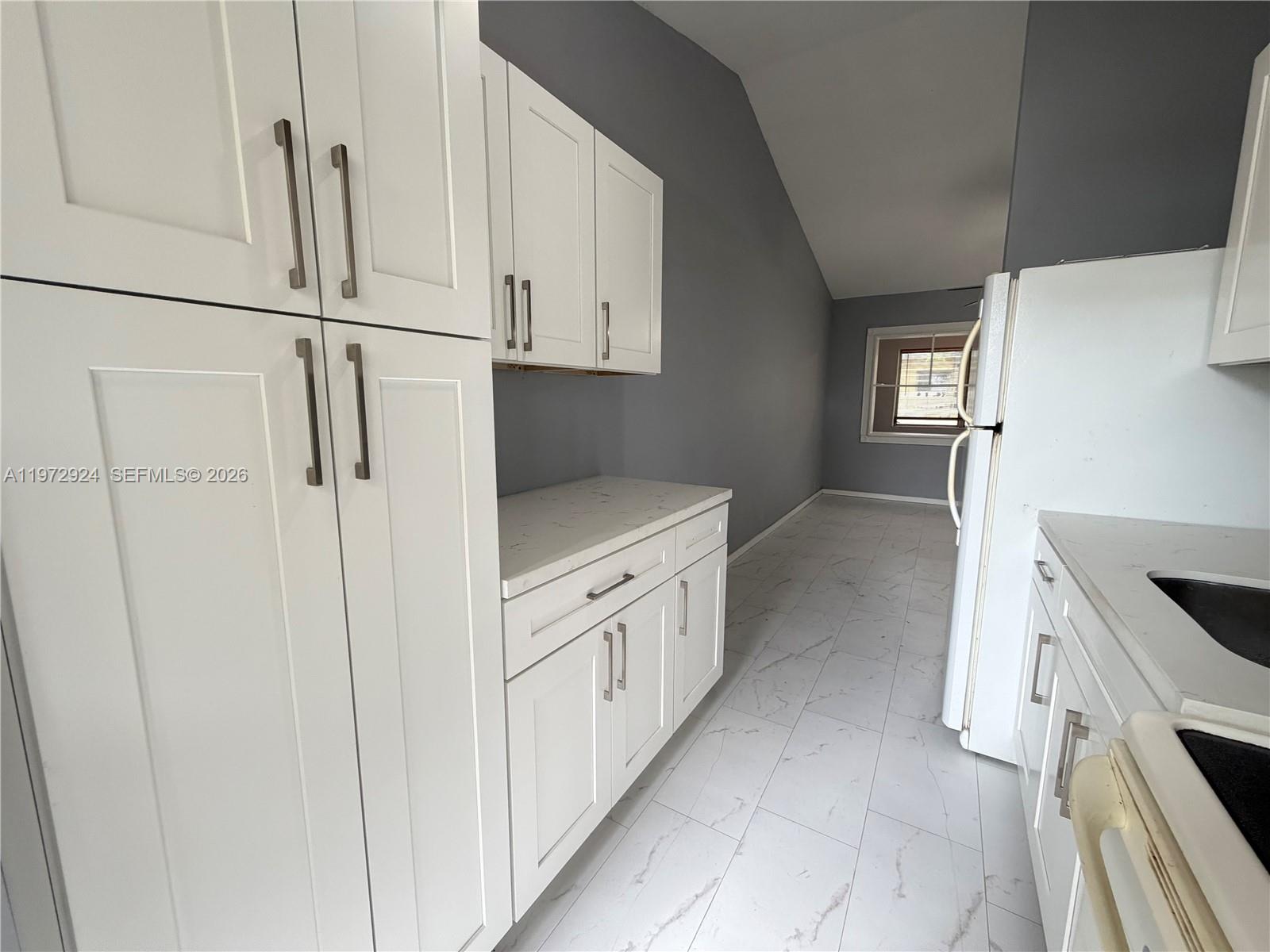 LINCOLN PARK THIRD ADD - Residential Lease