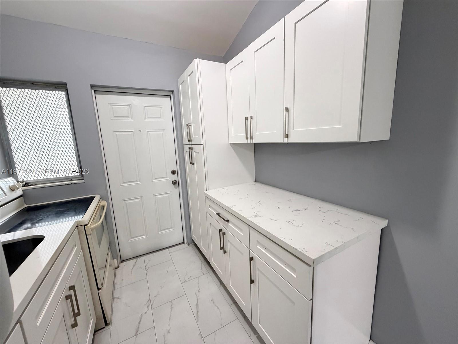 LINCOLN PARK THIRD ADD - Residential Lease