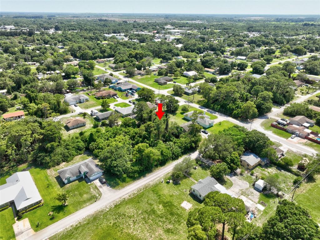 Photo of 3401 Avenue L, Fort Pierce, FL 34947 (MLS # A11980331)