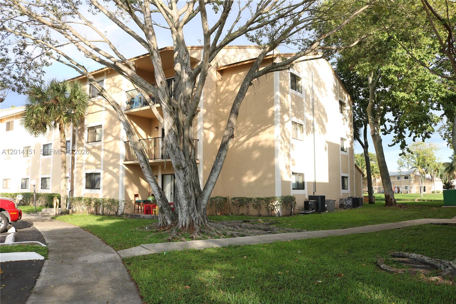 PALMS OF PEMBROKE CONDO - Residential