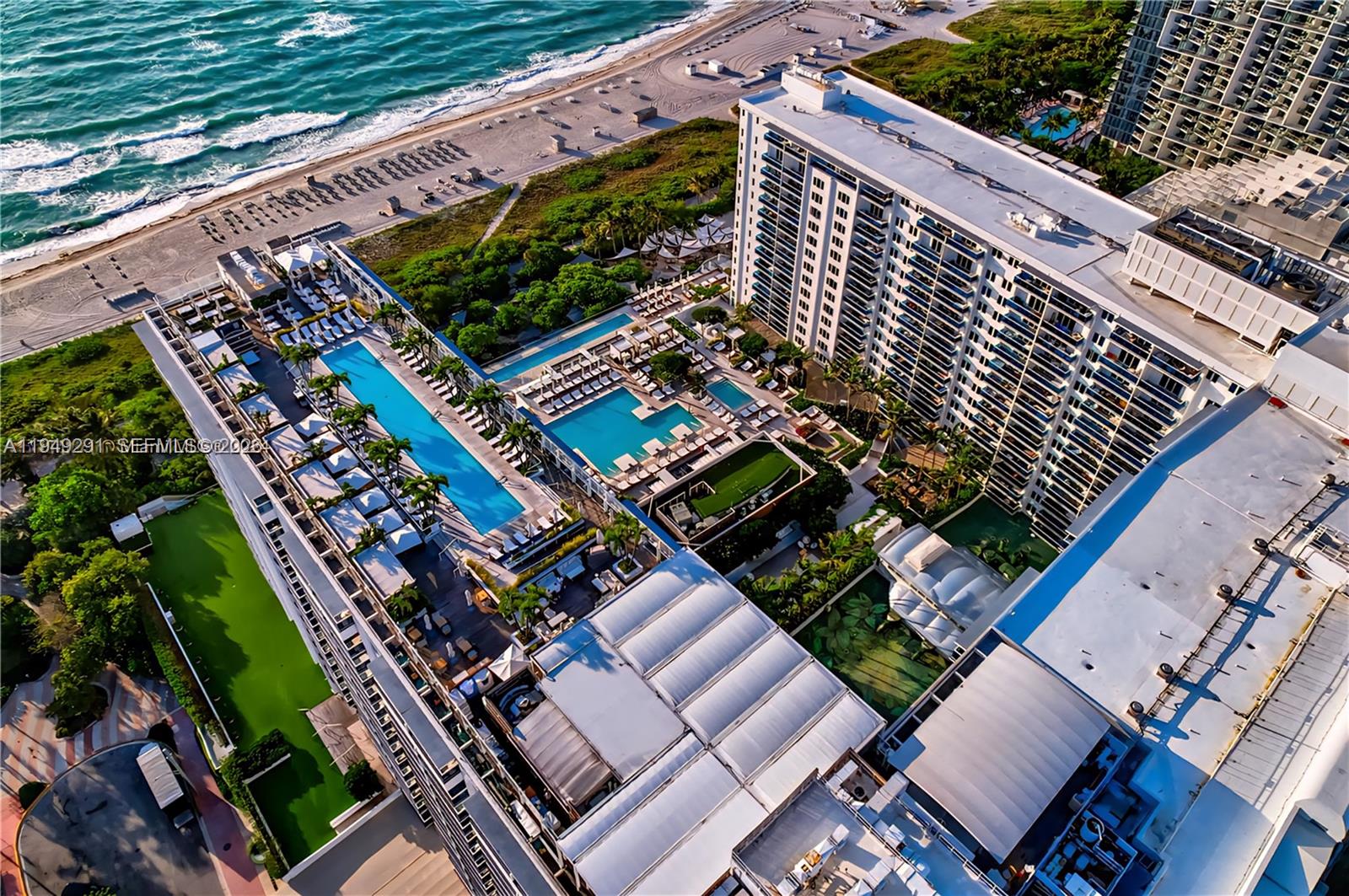 RONEY PALACE CONDO - Residential