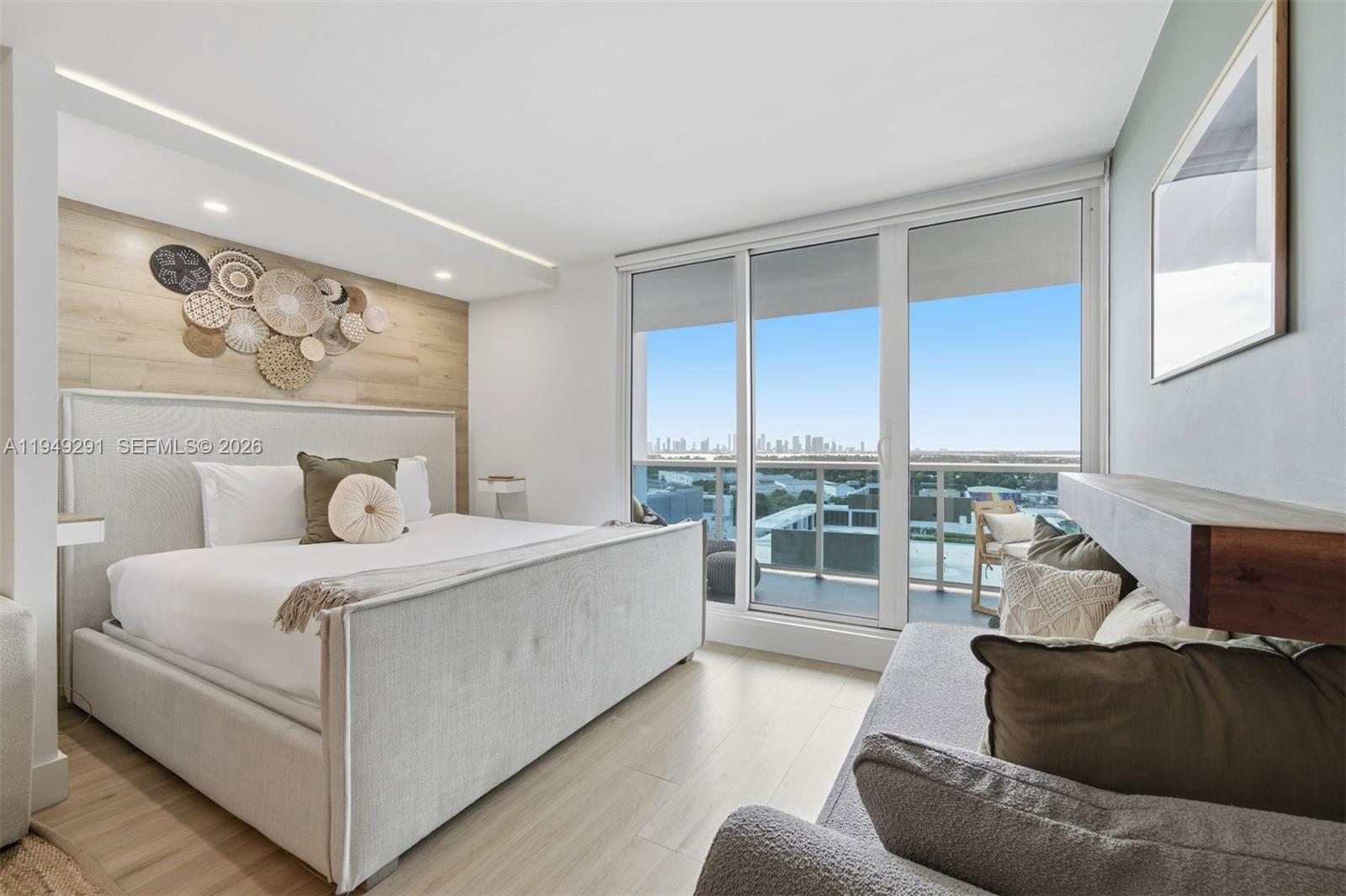 RONEY PALACE CONDO - Residential