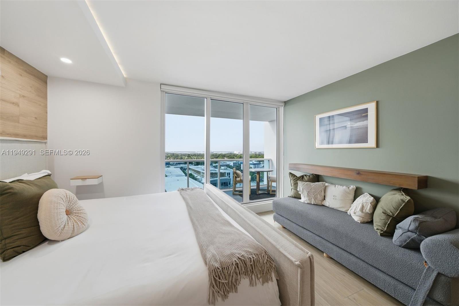 RONEY PALACE CONDO - Residential