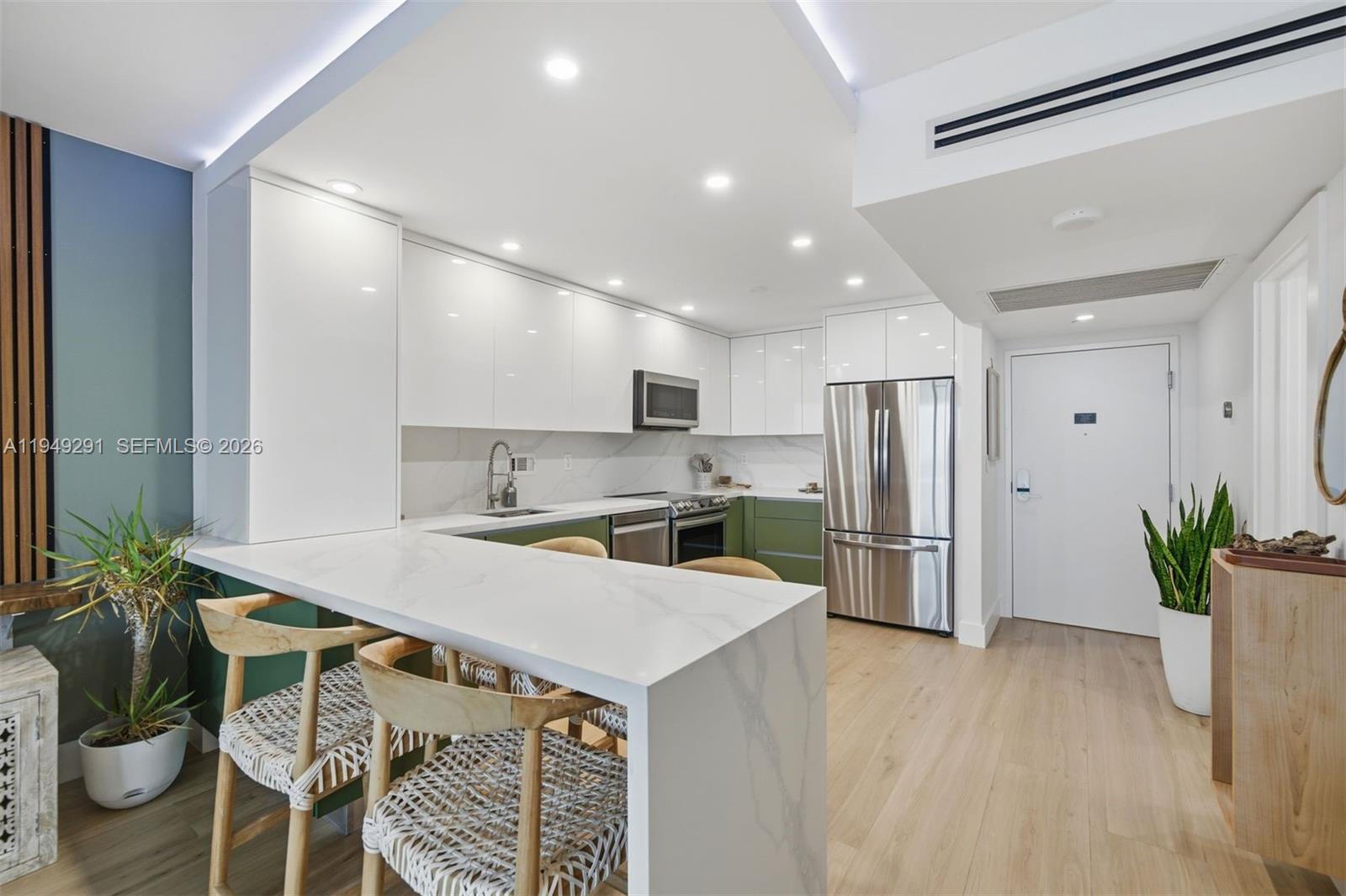 RONEY PALACE CONDO - Residential