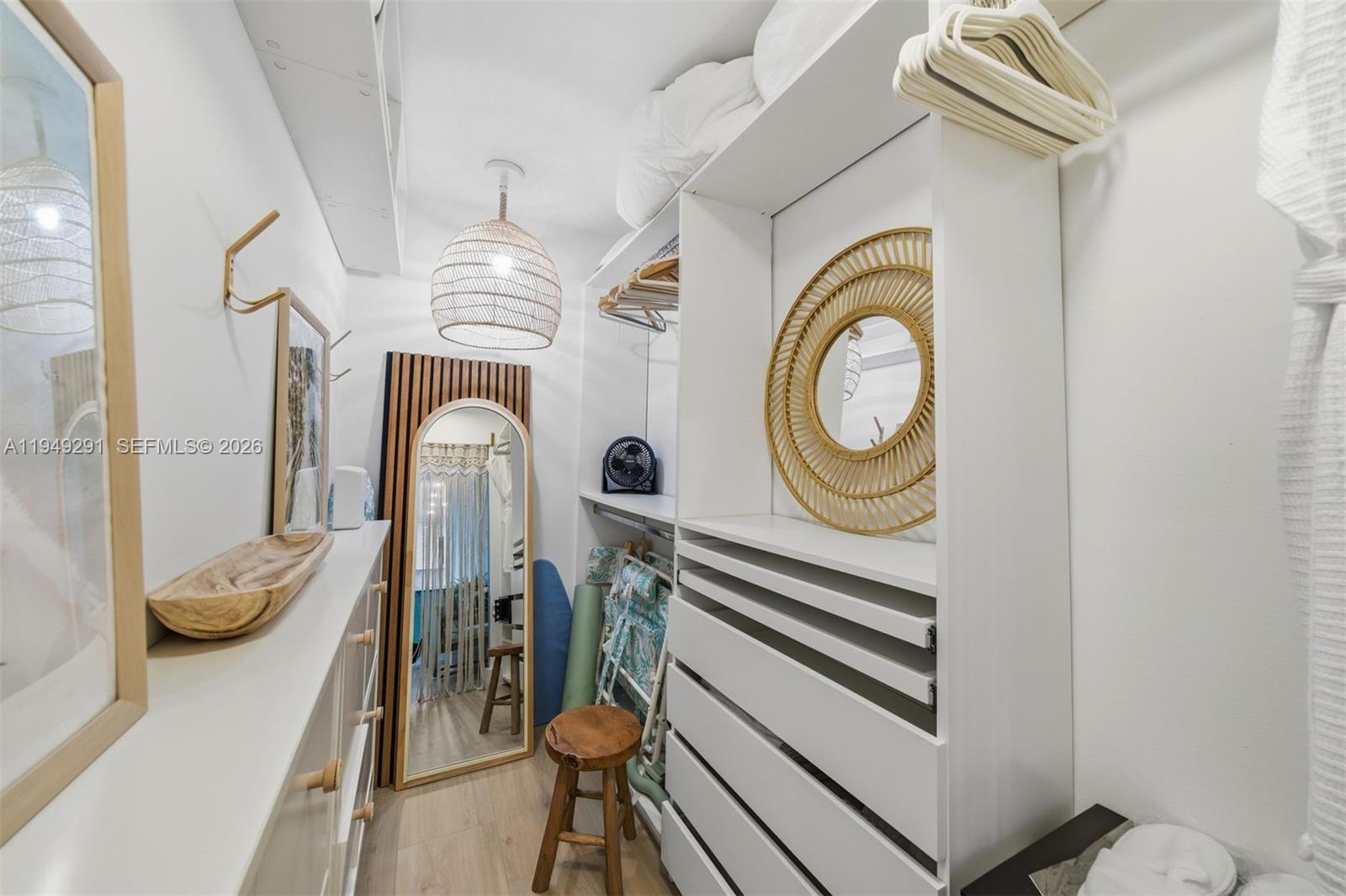 RONEY PALACE CONDO - Residential