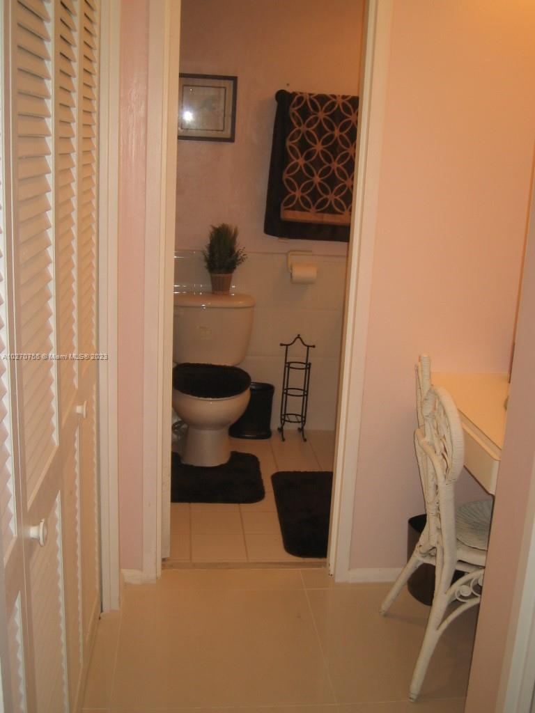 ALEXANDER TOWERS - Residential Lease