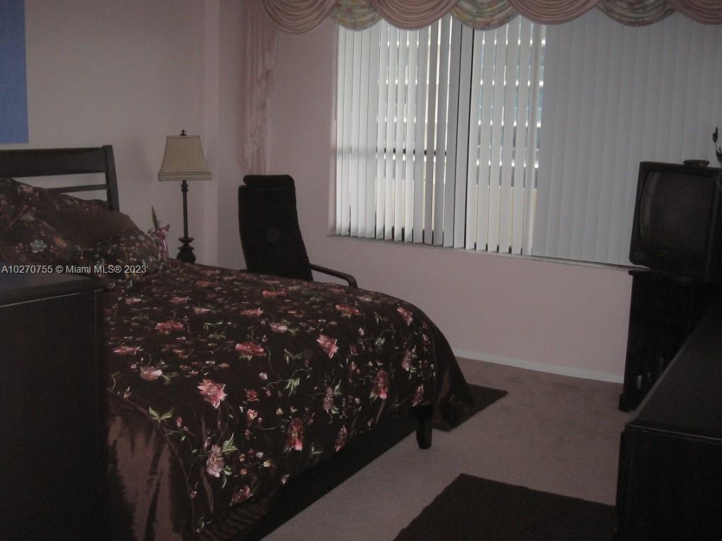 ALEXANDER TOWERS - Residential Lease