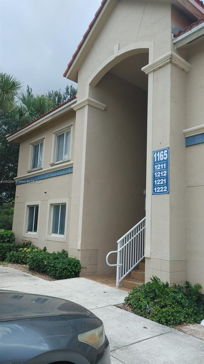 Great unit fully renovated in Belvedere gated community , unit has lake view , ready to move in