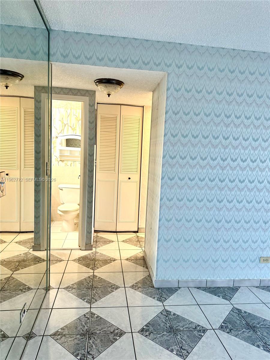 WINSTON TOWERS 200 - Residential