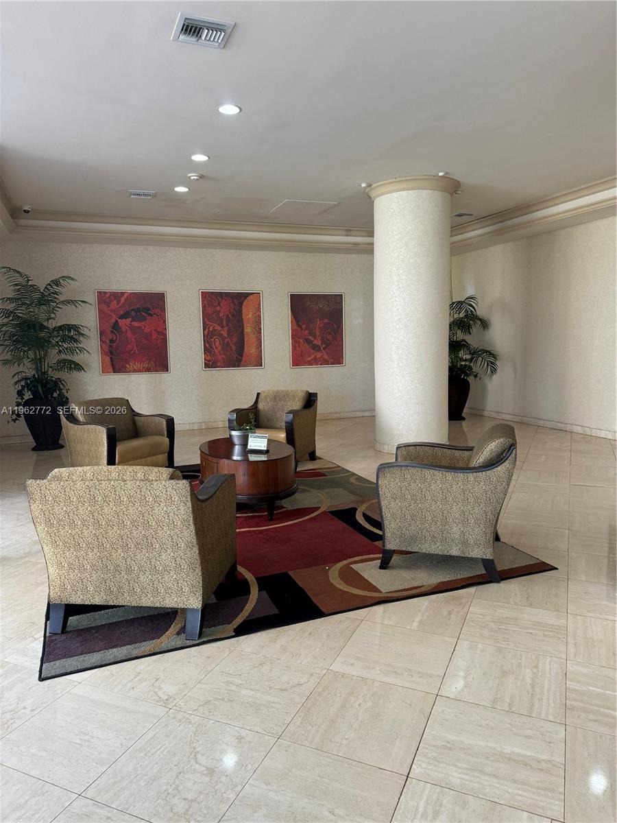 WINSTON TOWERS 200 - Residential