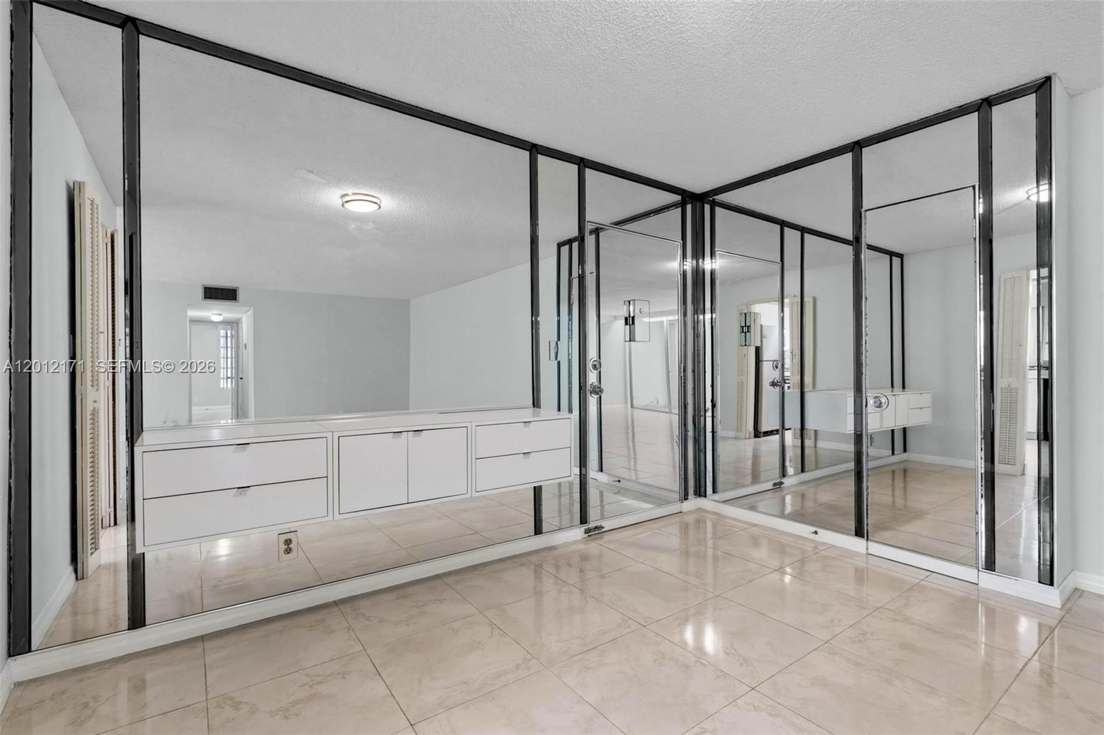 LAKE PARK CONDO NO 1 - BL - Residential