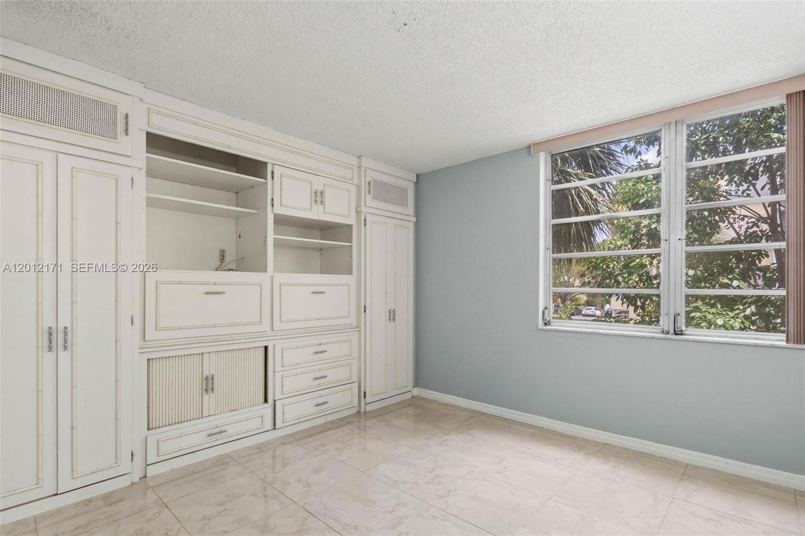 LAKE PARK CONDO NO 1 - BL - Residential