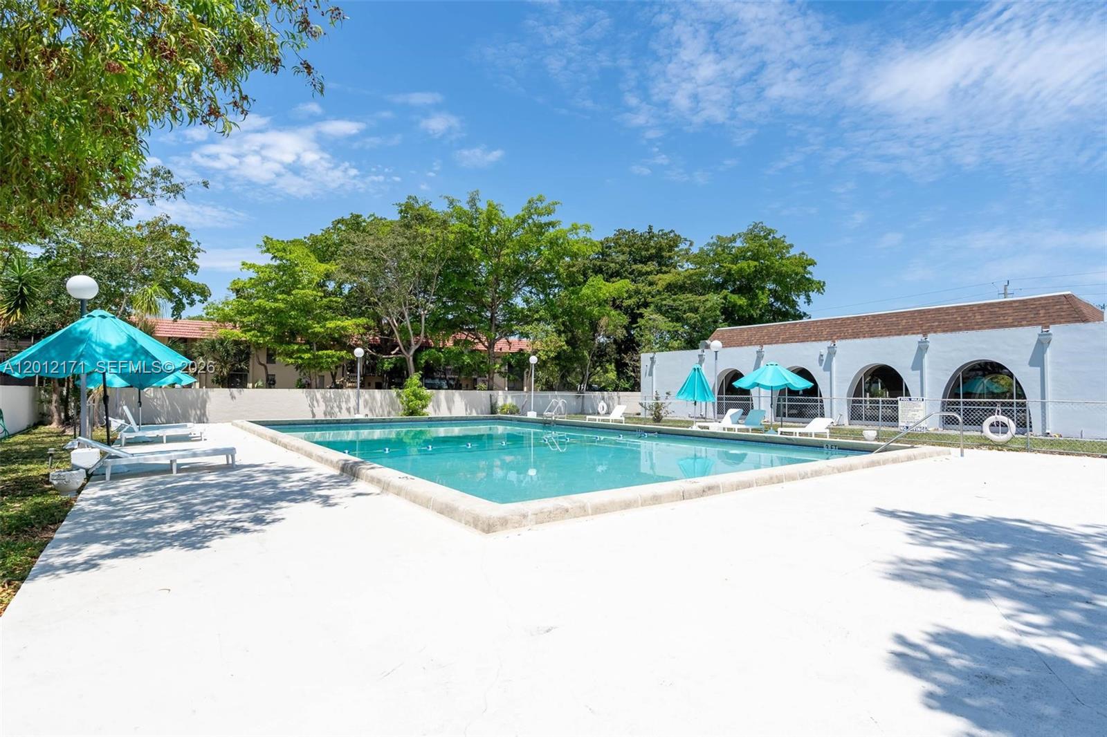 LAKE PARK CONDO NO 1 - BL - Residential