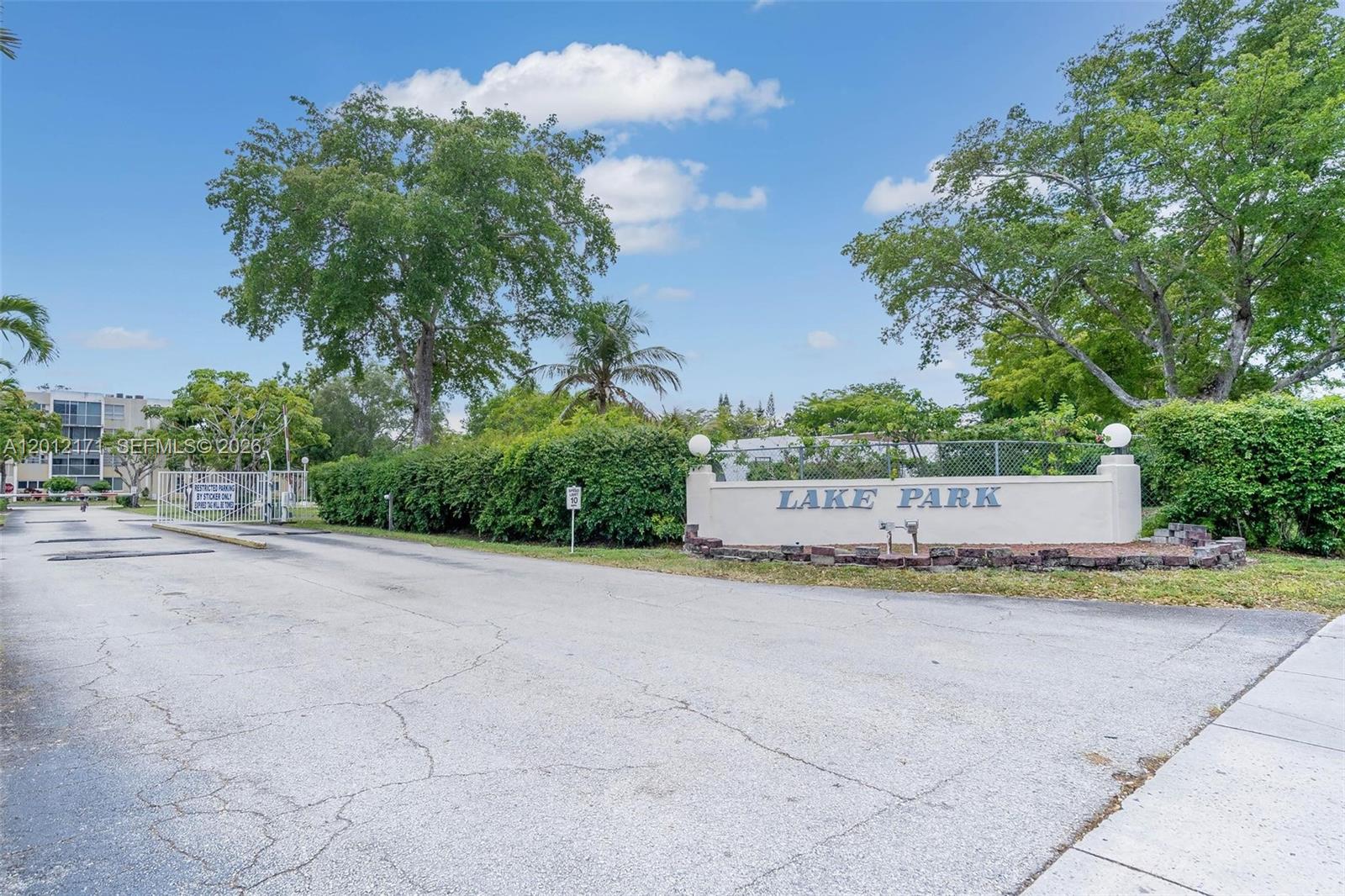 LAKE PARK CONDO NO 1 - BL - Residential