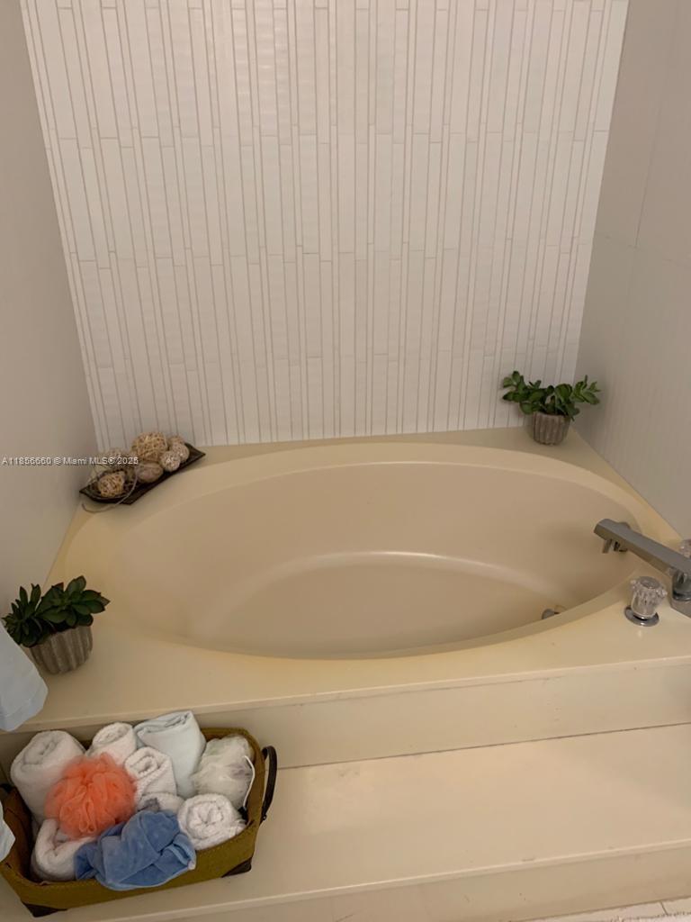 KEY COLONY NO 2 CONDO - Residential Lease