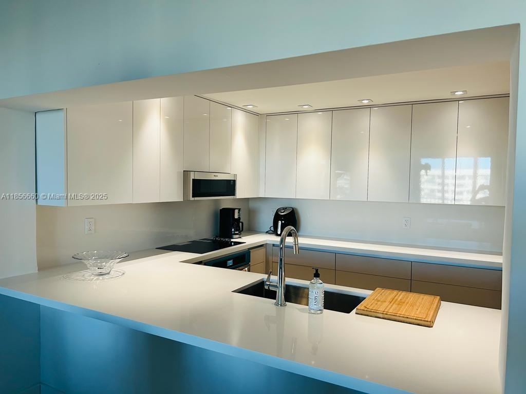 KEY COLONY NO 2 CONDO - Residential Lease