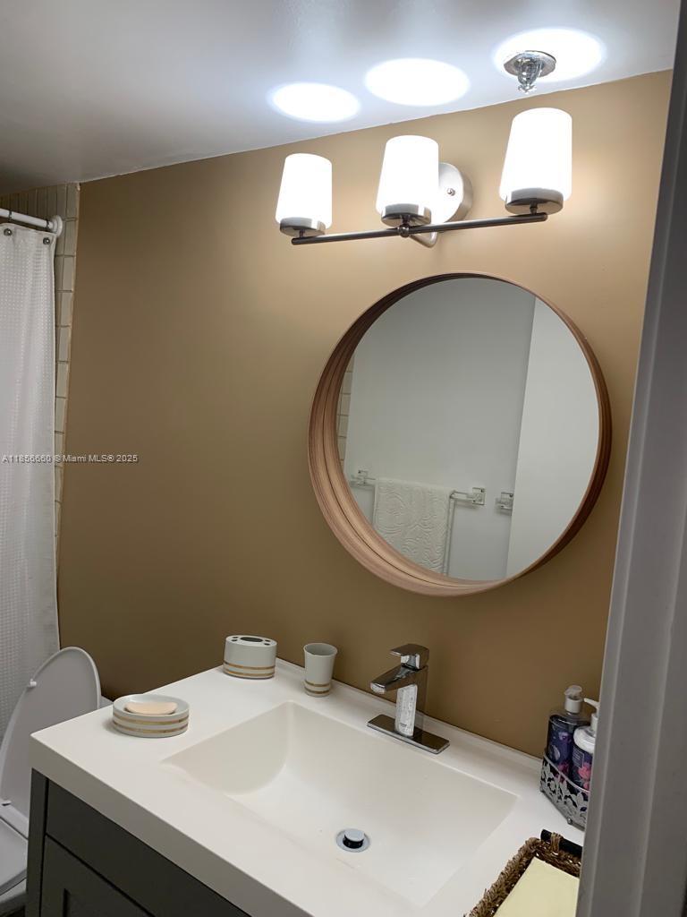 KEY COLONY NO 2 CONDO - Residential Lease