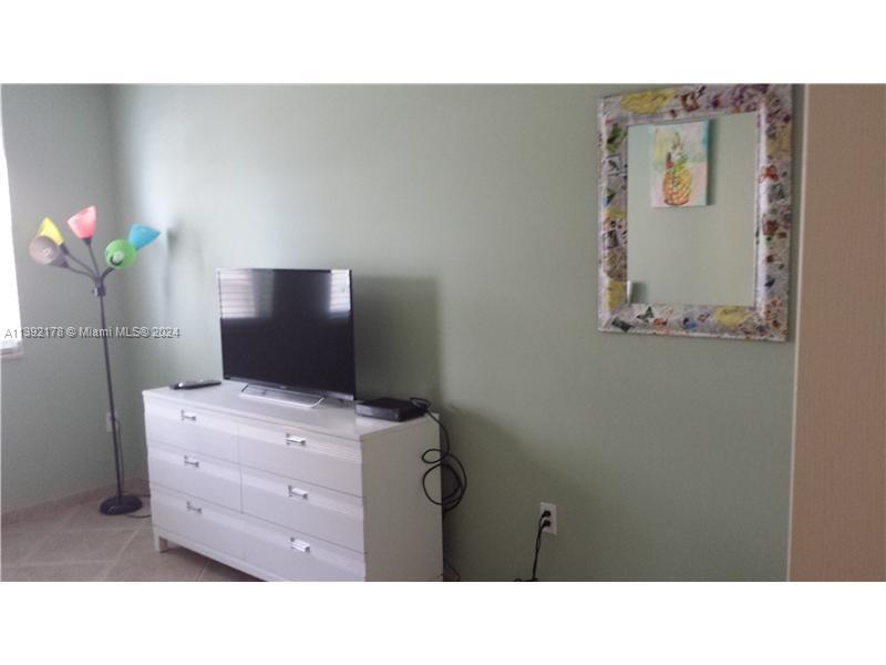 2080 OCEAN DRIVE - Residential Lease