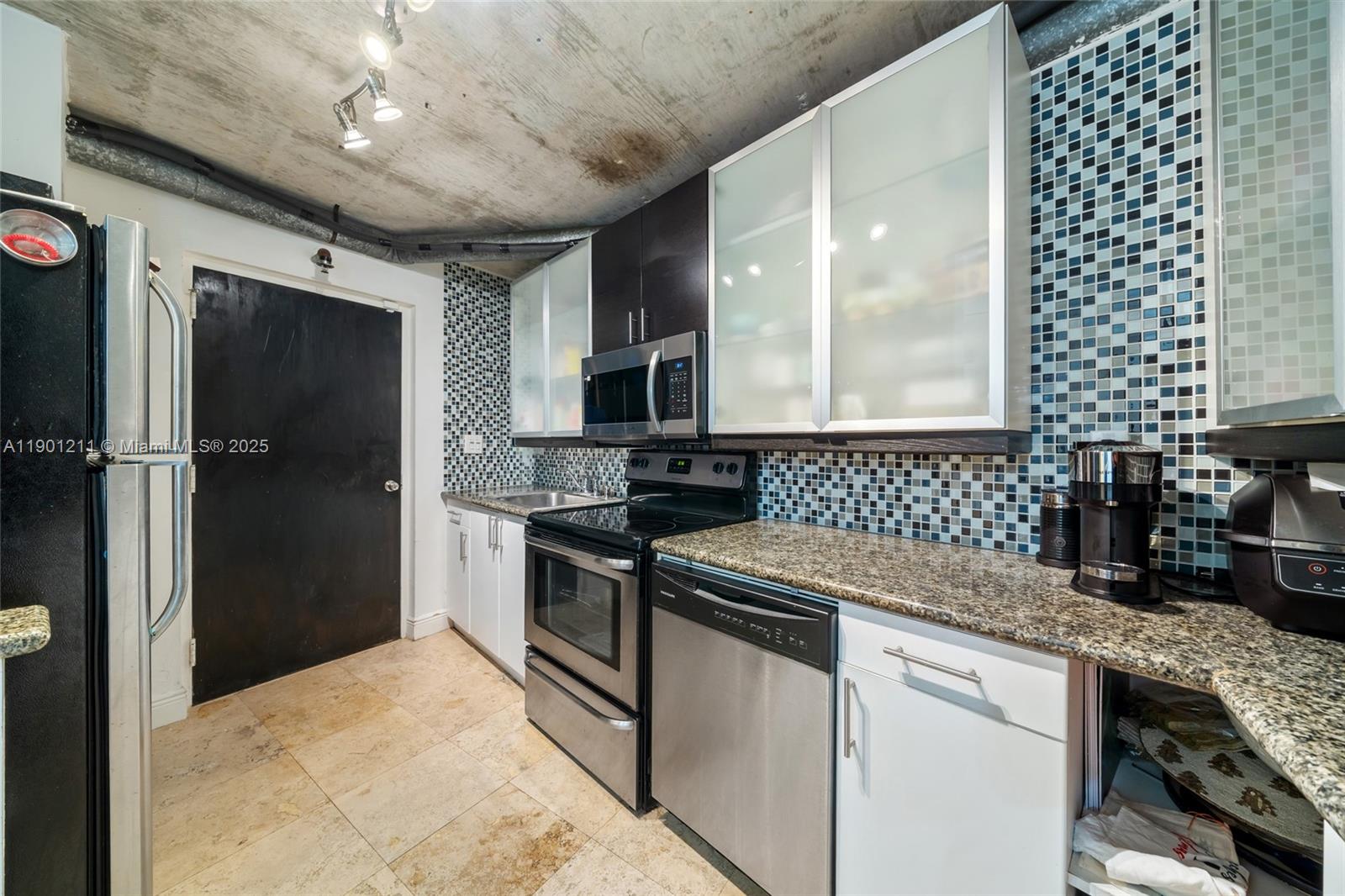 THE FLATS AT MORNINGSIDE - Residential Lease