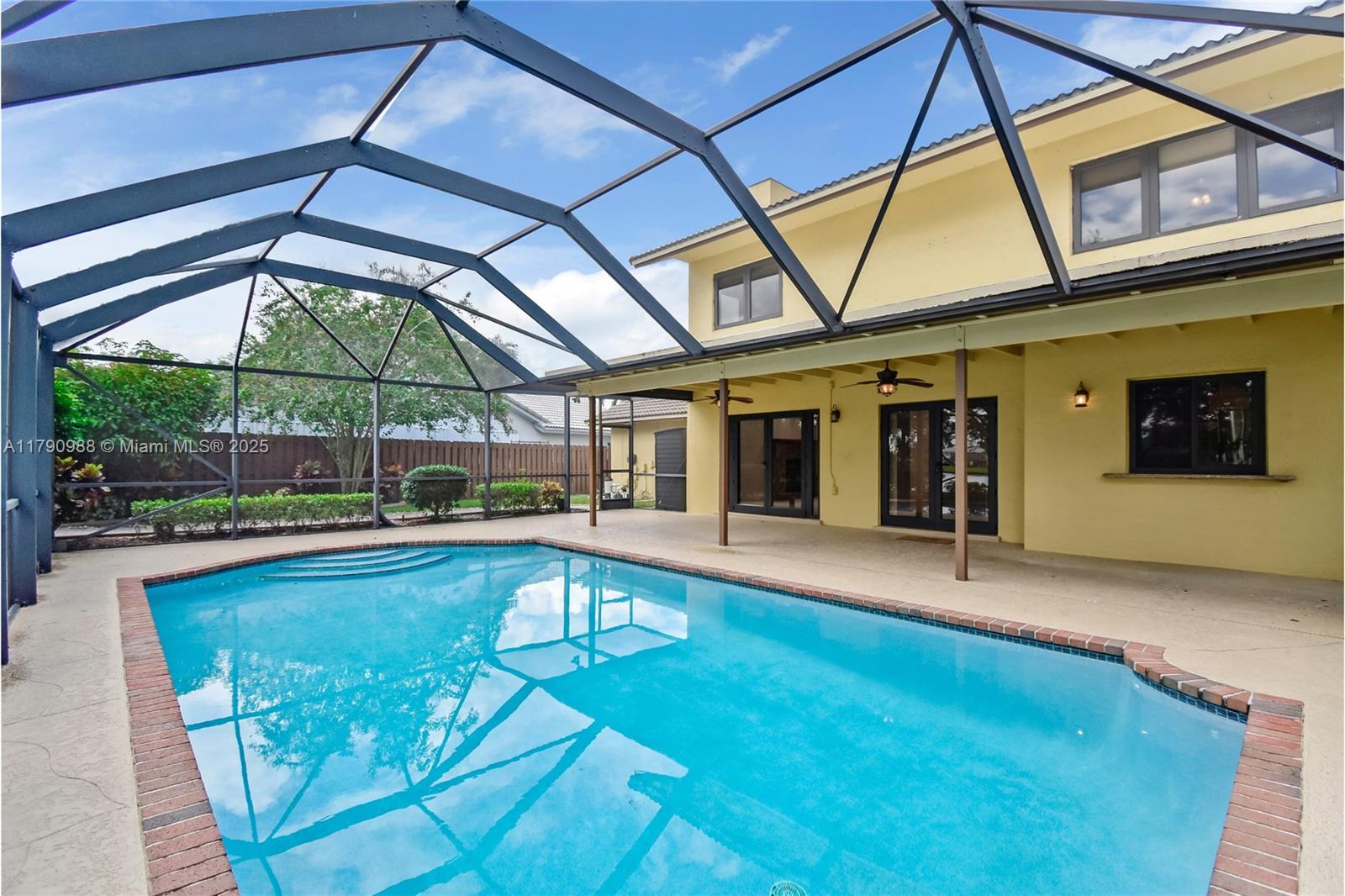 IVANHOE - Residential
