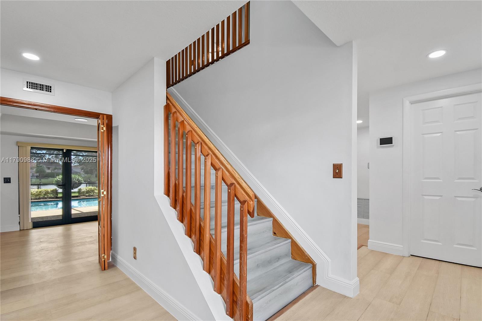 IVANHOE - Residential