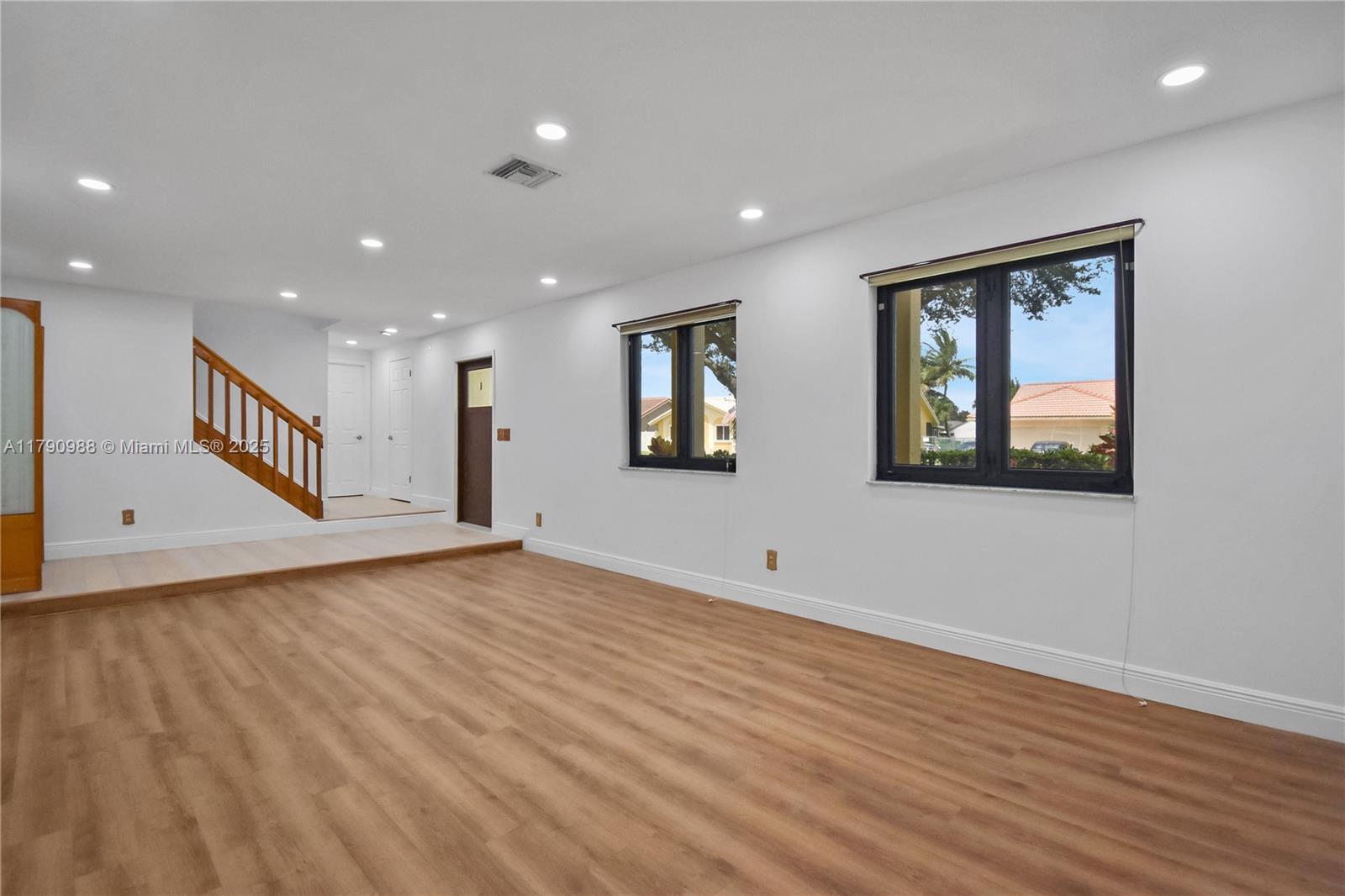 IVANHOE - Residential