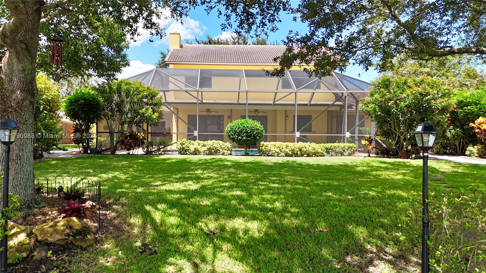 IVANHOE - Residential