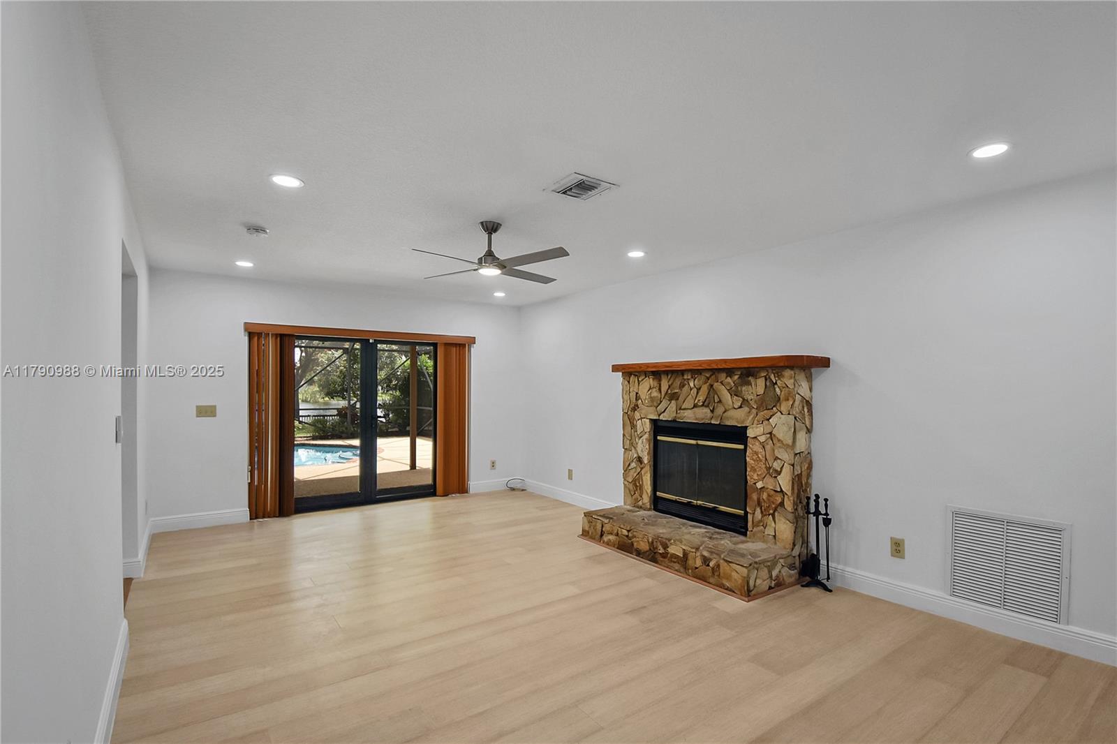 IVANHOE - Residential