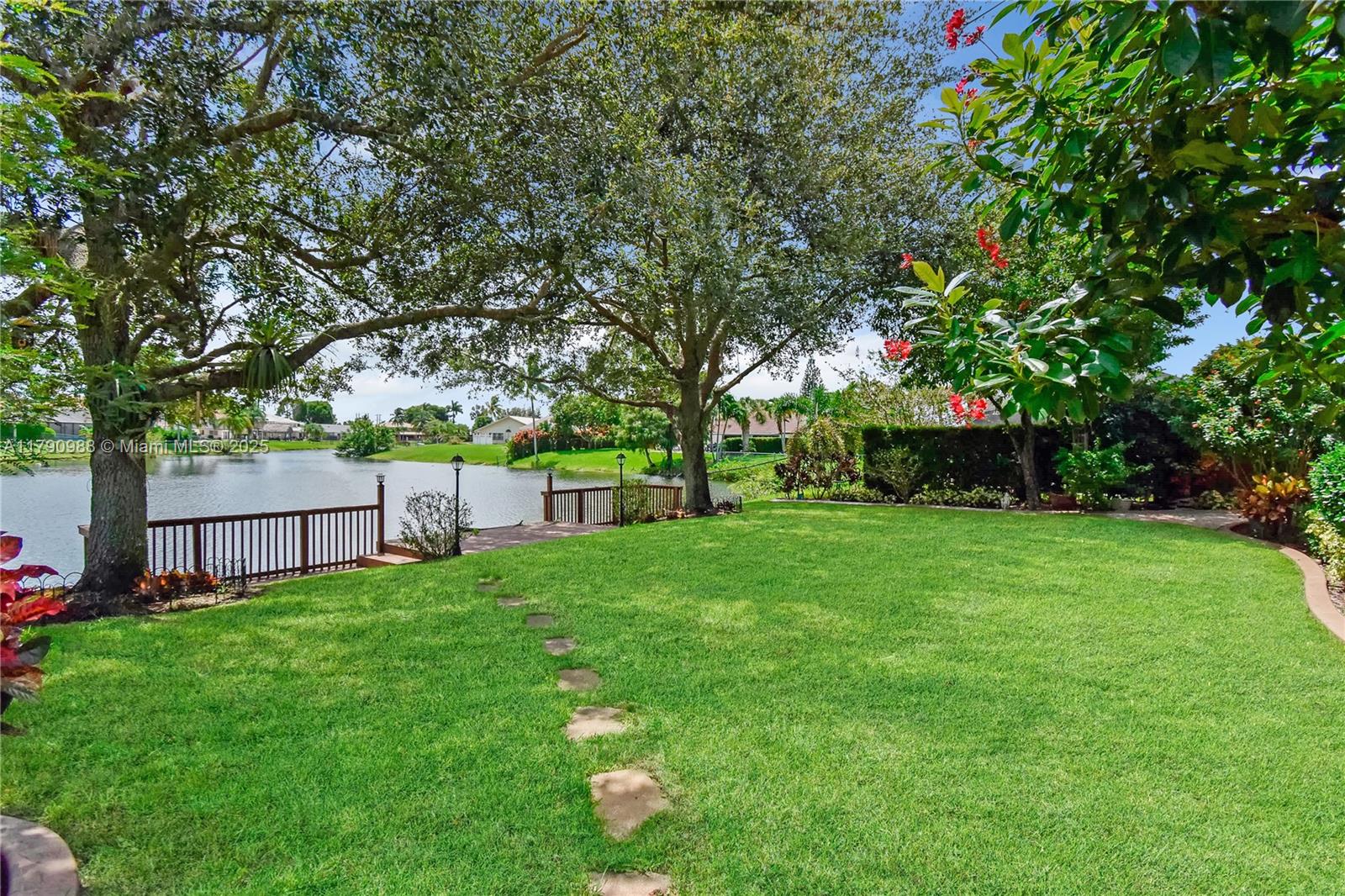 IVANHOE - Residential
