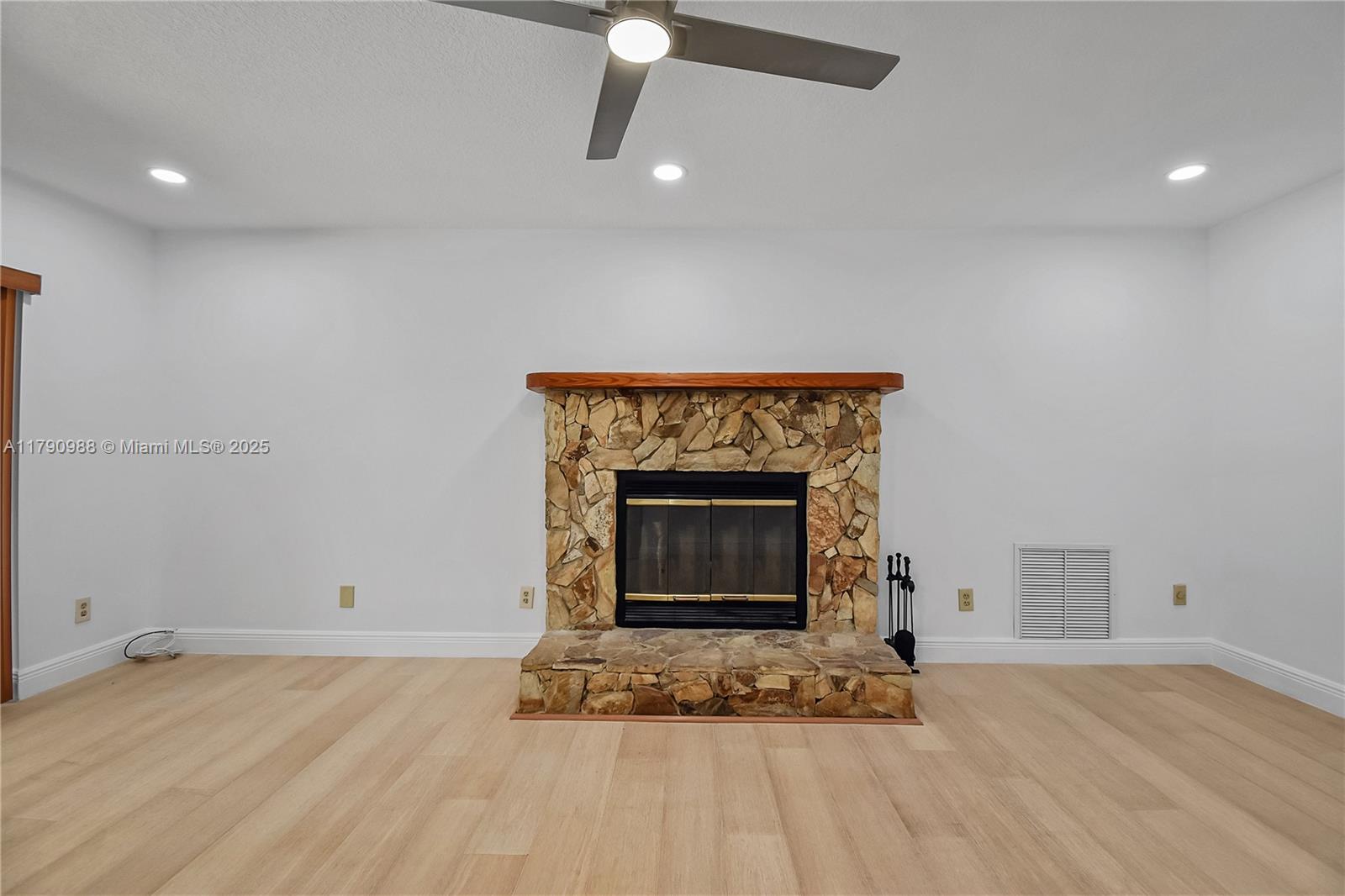 IVANHOE - Residential
