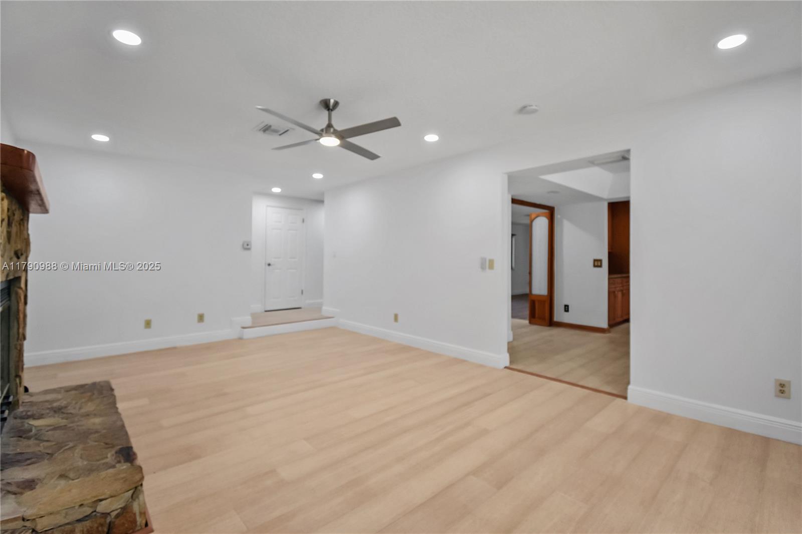 IVANHOE - Residential