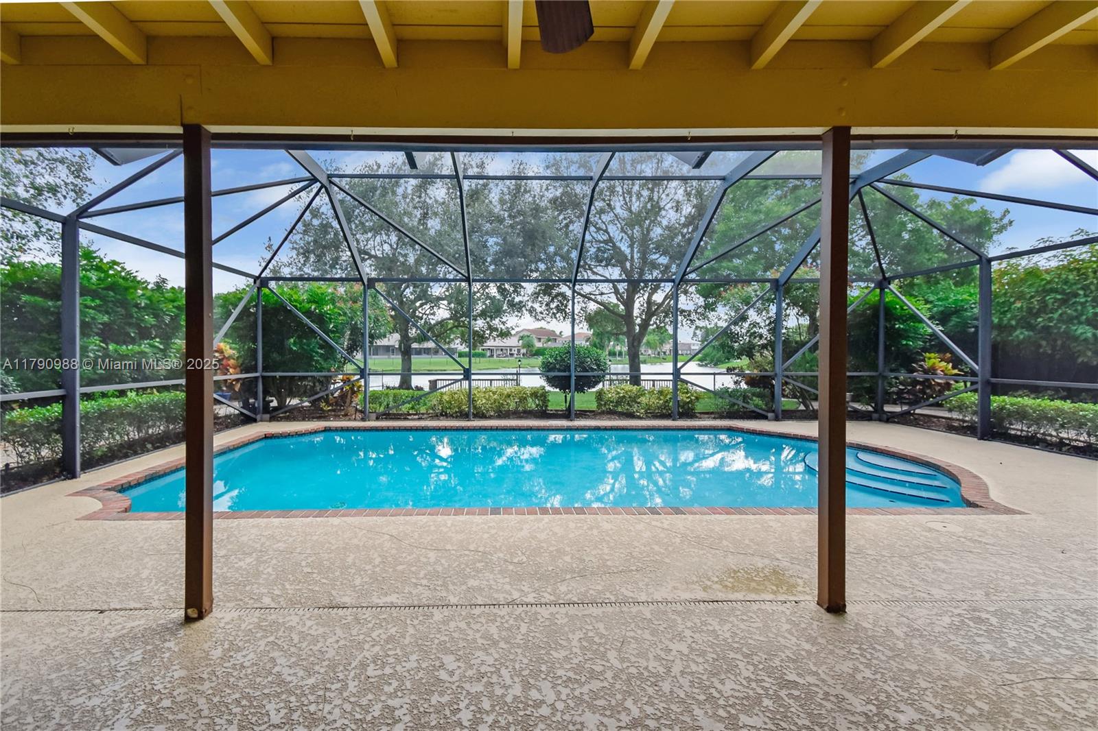 IVANHOE - Residential