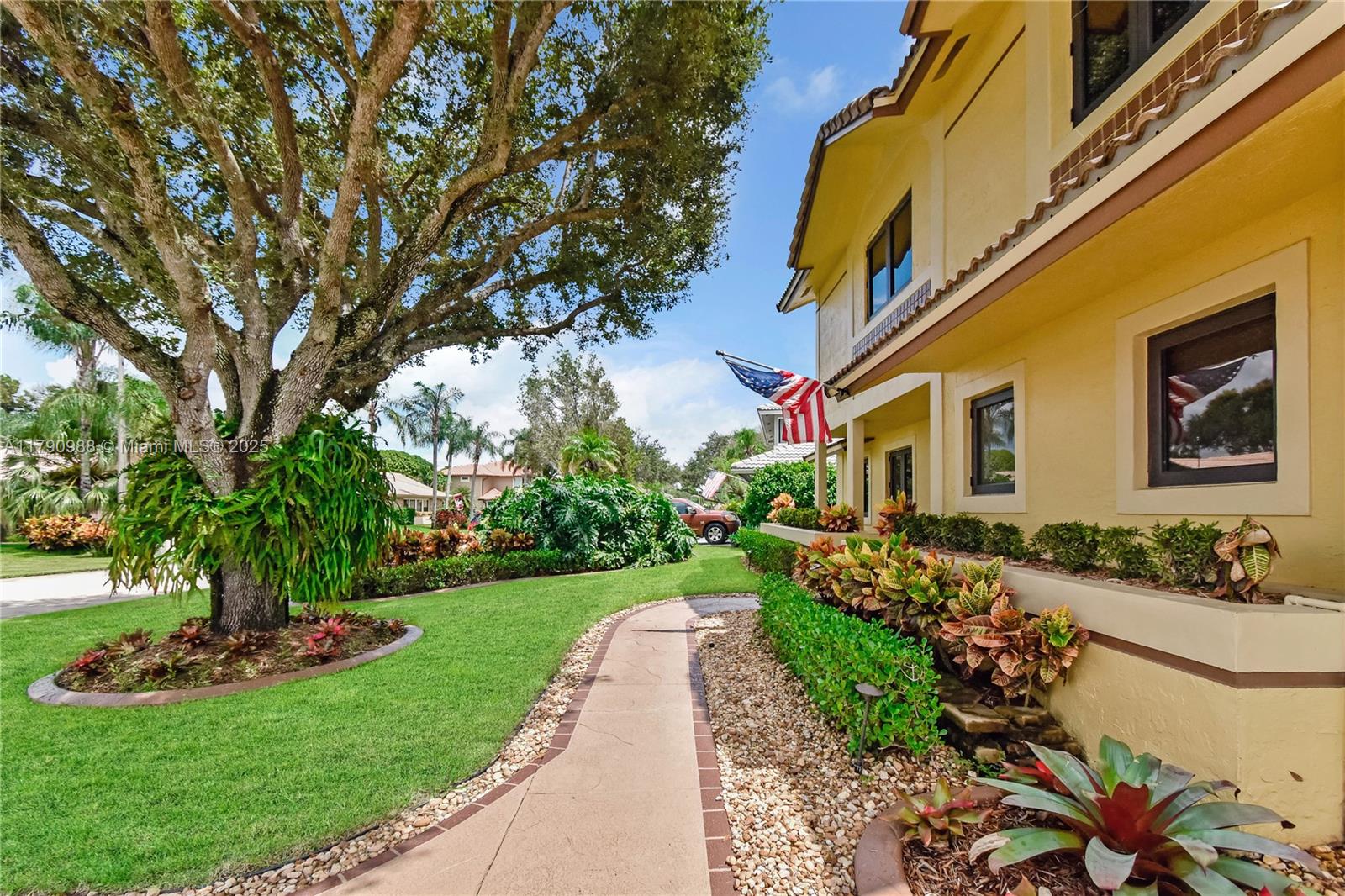 IVANHOE - Residential