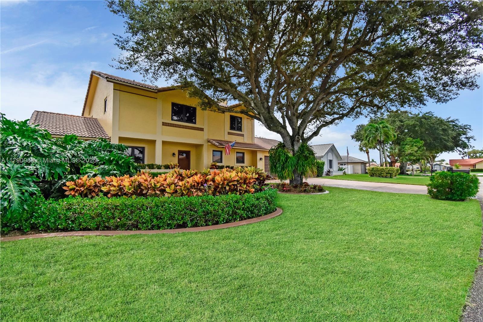 Property for Sale at 14950 Featherstone Way, Davie, Broward County, Florida - Bedrooms: 4 
Bathrooms: 3  - $885,000