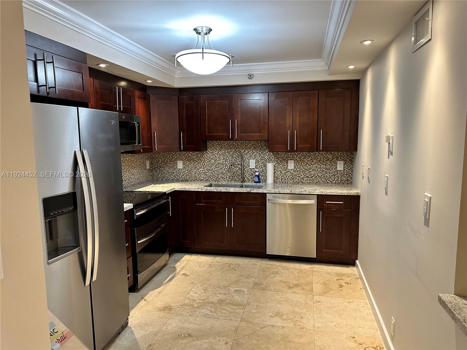 MYSTIC POINTE TOWER 500 C - Residential