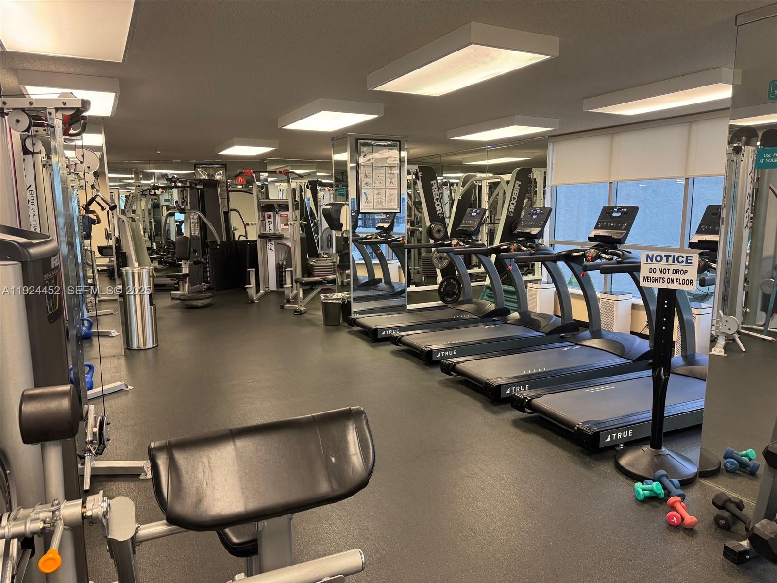 MYSTIC POINTE TOWER 500 C - Residential