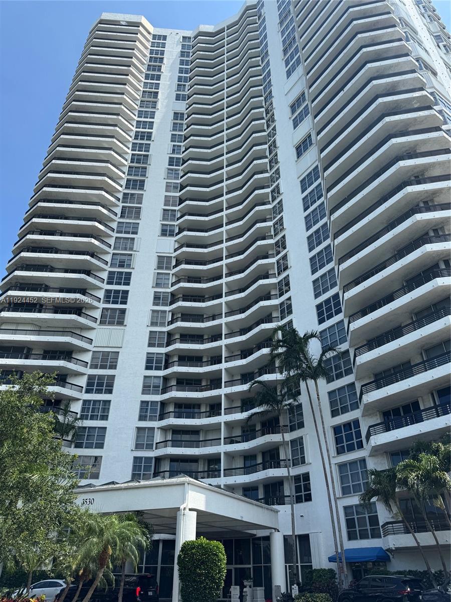 MYSTIC POINTE TOWER 500 C - Residential
